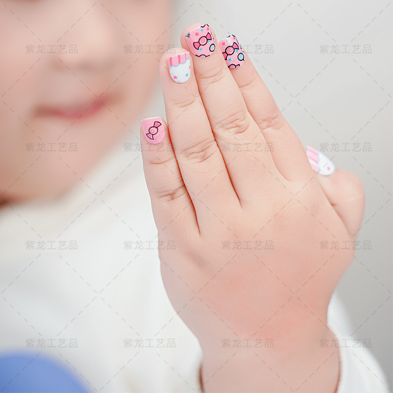 Pieza de uñas para niños nuevos 24 piezas para niños lindos pieza de uñas mariposa amor desgaste adhesivo pieza de uñas parche pieza de uñas