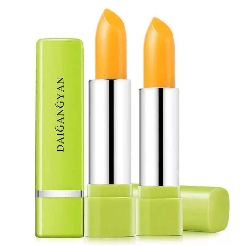 Carrot moisturizing lip balm, protecting lipstick, against cracks
