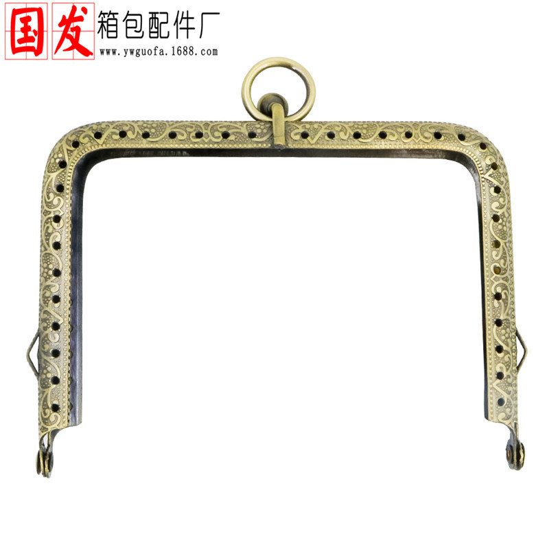 13CM bolsas de tarjetas en relieve 11CM cuadrado alto pie largo bolsas de oro orejas accesorios de bolsas hechas a mano