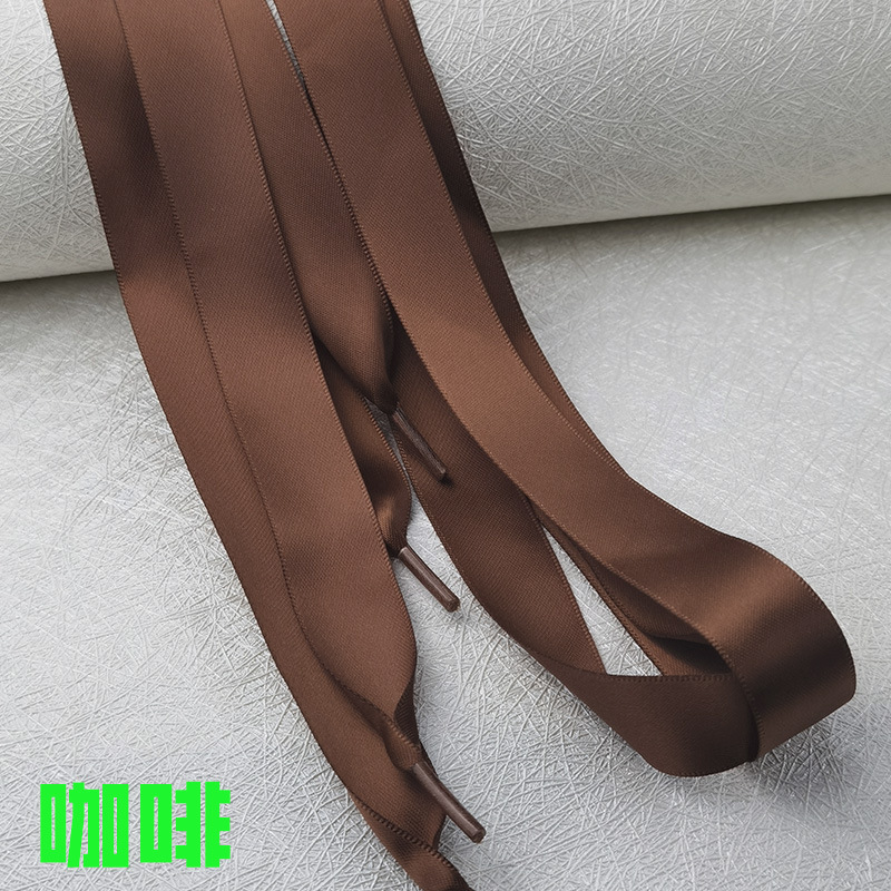 Cinta de encaje satinado color caramelo Satén de poliéster de doble cara Satén de encaje brillante encaje ancho cinta plana encaje