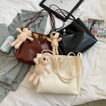 韩版ins洋气斜挎包女大容量简约休闲旅行包购物袋学院风学生书包