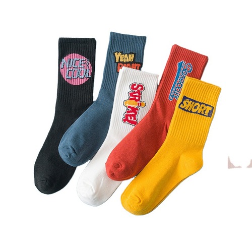 Autumn and winter new trendy socks skateboard socks women's hip-hop sports socks men's European and American personalized mid-calf socks street fashion basketball socks