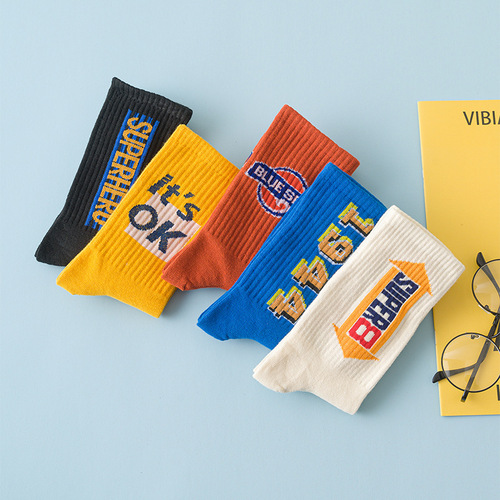 Autumn and winter new trendy socks skateboard socks women's hip-hop sports socks men's European and American personalized mid-calf socks street fashion basketball socks