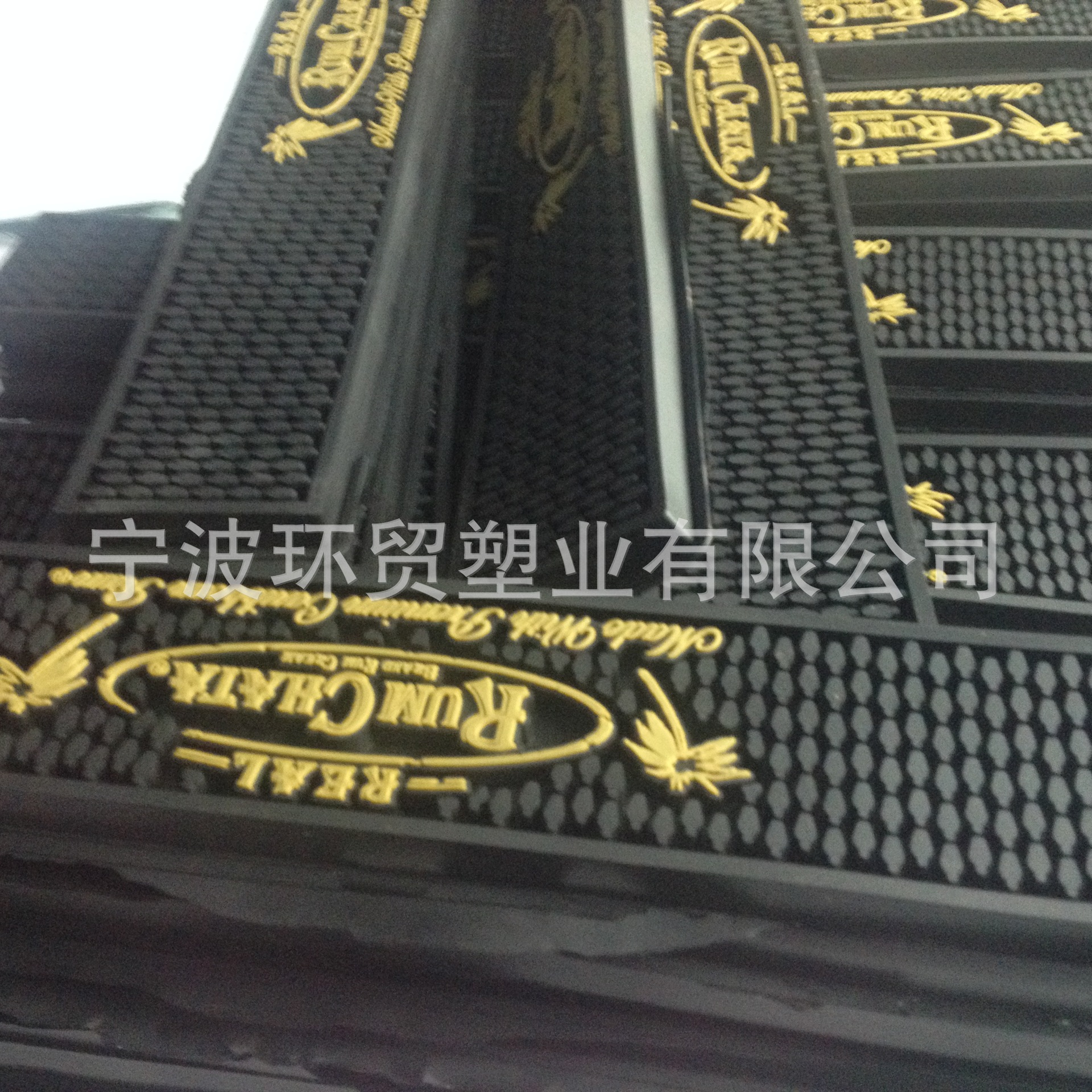 厂家直销环保酒吧垫PVC酒吧垫橡胶无纺布沥水垫隔热正方形吧台垫