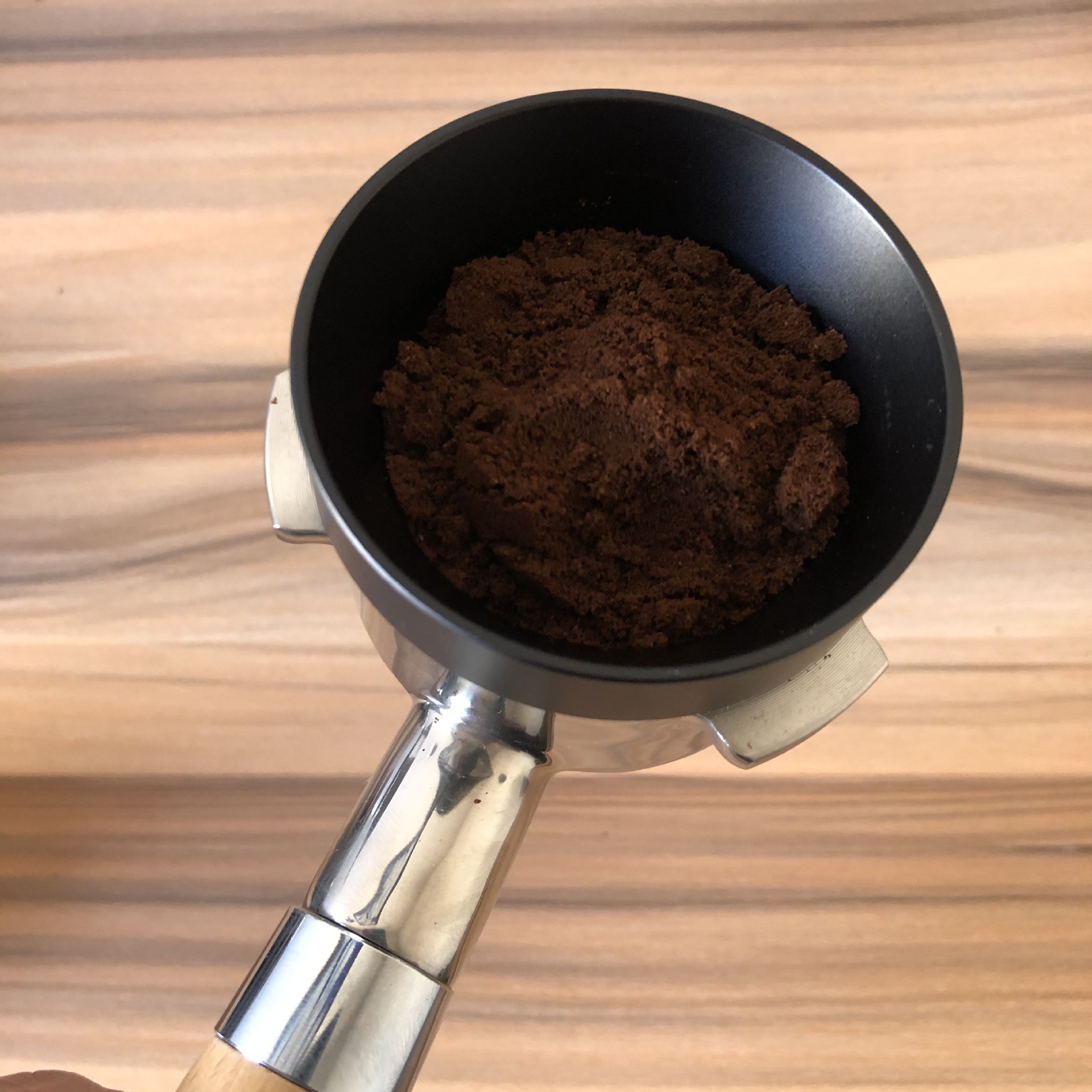 Alimentador de polvo de café anti-mosca en polvo anillo cuantitativo aleación de aluminio molinillo de frijol italiano anti-mosca en polvo universal 51/54/58