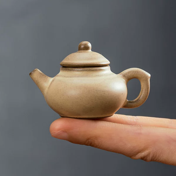 Yellow-antique pot