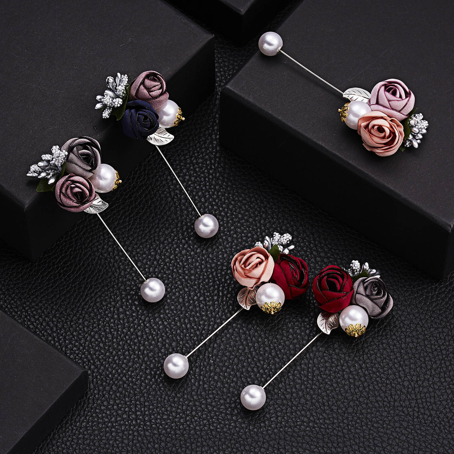 Broche baroque élégante avec filigrane émail et cristaux floraux_voghion.com