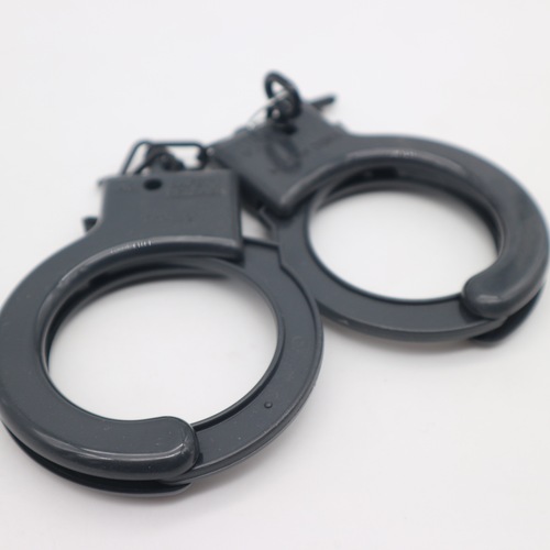 Toy handcuffs, plastic handcuffs and shackles, creative toys, children's role-play props