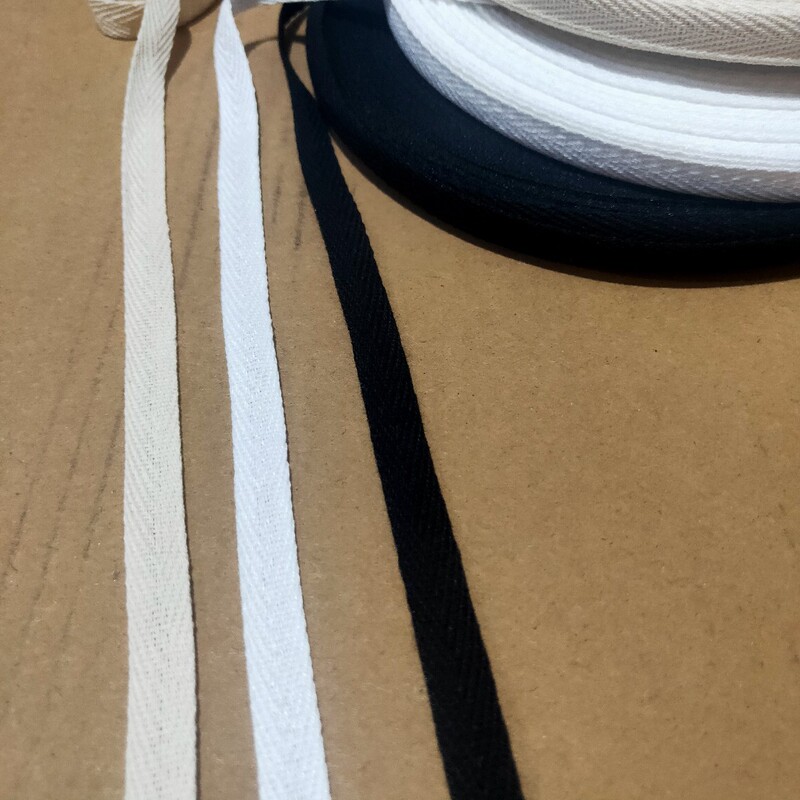 Cotton Material, 1cm Roll Pack, Black and White Herringbone Tape for Edging, Sports Slipper Edging Tape, One Roll 38m Cotton Material, 1cm Roll Pack, Black and White Herringbone Tape for Edging, Sports Slipper Edging Tape, One Roll 38m