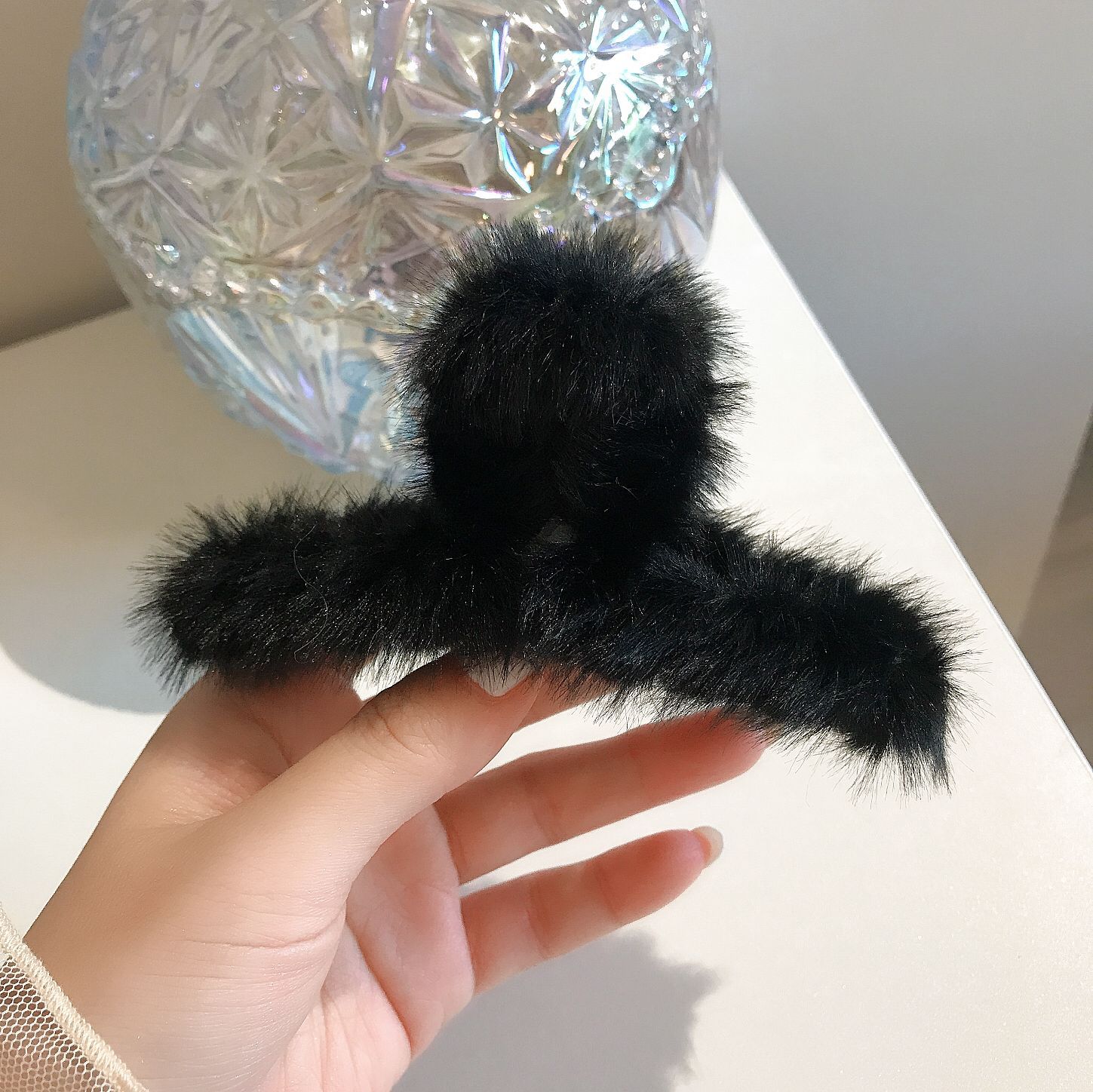 Corea del Sur nuevo Dongdaemun conejo de piel grande clip de pelo de felpa clip de pelo de la espalda de la cabeza horquilla de tiburón clip de horquilla femenina