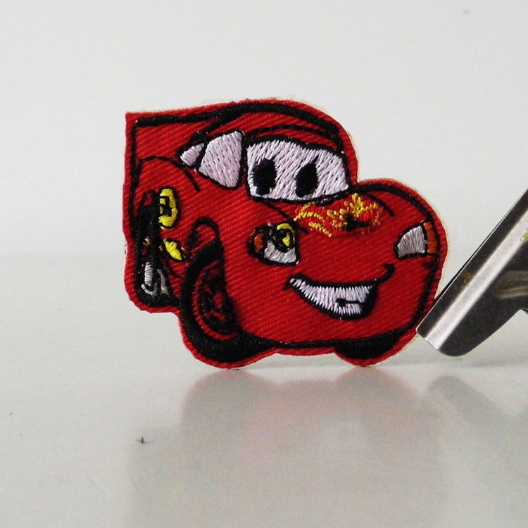 日本外贸章仔品牌车子刺绣徽章背胶 久保玲爱心布贴眼睛满绣定制