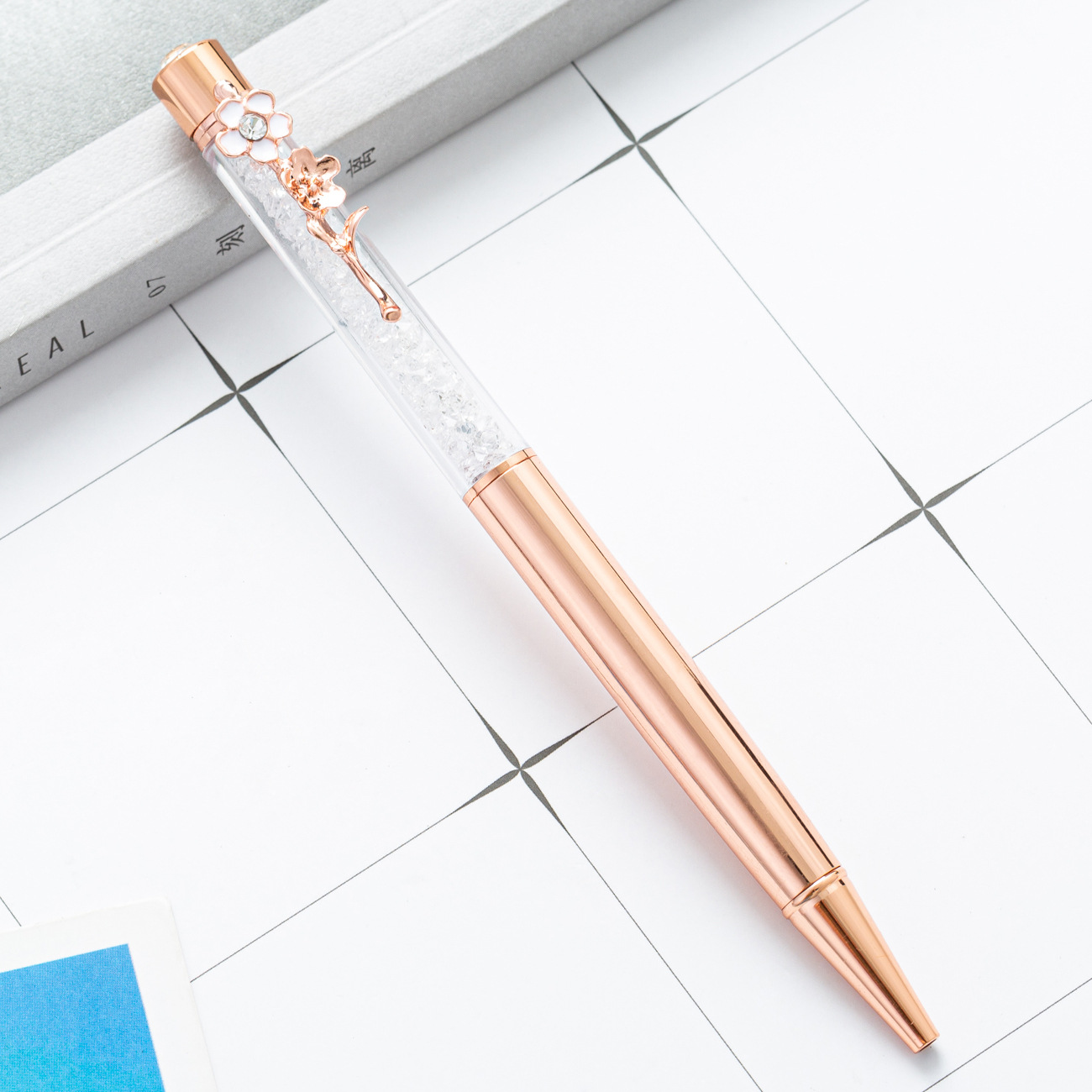 Pluma de cristal de metal en stock al por mayor color flor pluma diamante bolígrafo publicidad boda pluma regalo rhinestone pluma