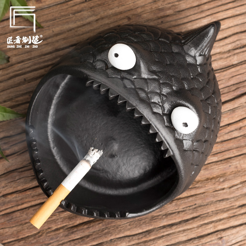 창조적 인 PIRANHA 재떨이 개인화 된 유행 가정용 세라믹 안티 플라이 애쉬 자동차 동물 대형 재떨이 호텔 장식