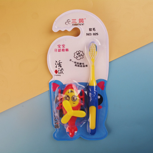 노란색과 파란색 작은 아이보리 칫솔 + 장난감 자동차 모델