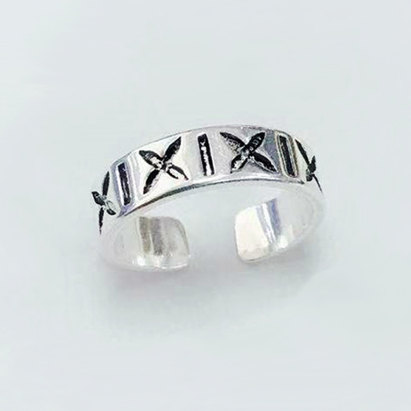 レトロなアルファベットの指輪の組み合わせins韓東大門ヒップホップはs 925銀の英語の指輪の対外貿易の卸売りをめっきします。