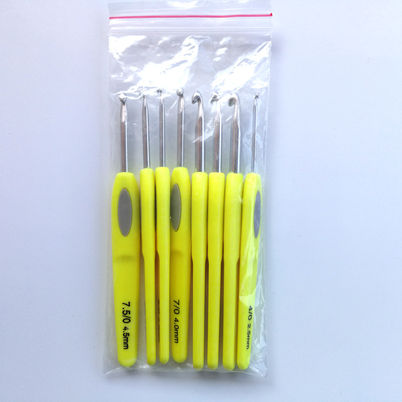 Herramientas de tejer mango plástico aguja del suéter marrón suave chapa aluminio ganchillo conjunto 8 OPP bolsa embalaje