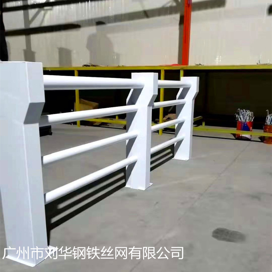 河堤河面安全防撞护栏  桥梁景观安全防撞隔离栏杆 河道桥梁护栏