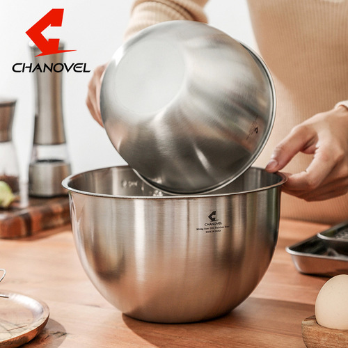 Cross-border exclusive supply of extra thick stainless steel egg beater, 304 food grade salad bowl for baking, with guide spout and basin
