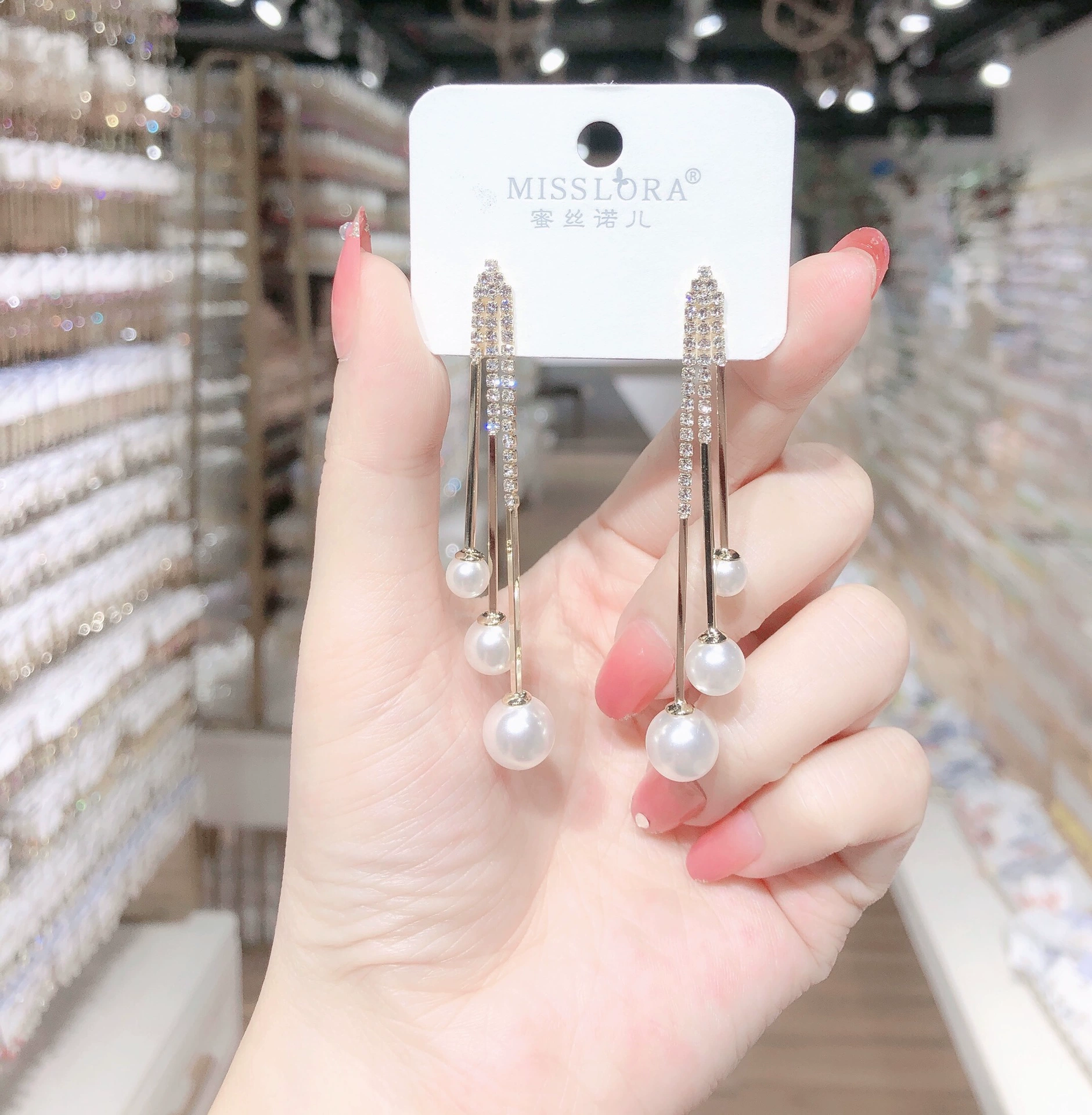 Earrings, European style, crystal‑encrusted diamond‑look, lightweight, multiple designs