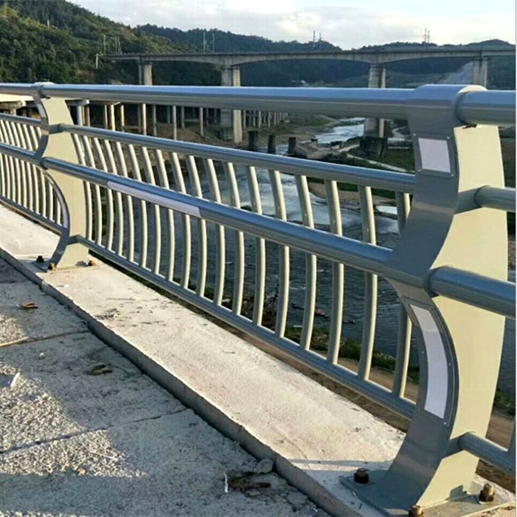 厂家供应 高架护栏市政公路道路护栏 桥梁河道隔离栏杆支持加工