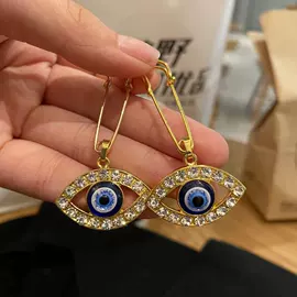 胸针;胸花;胸饰