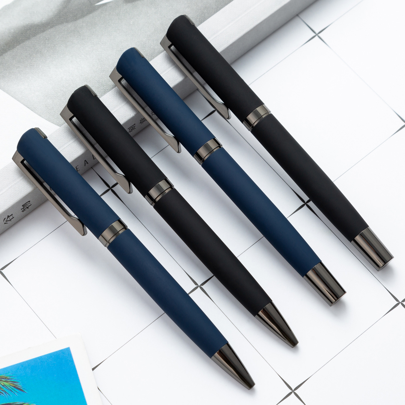 Fábrica al por mayor pegamento creativo pulverización de metal bolígrafo regalo de negocios Rotary firma PEN Oficina de Conferencias pluma de metal