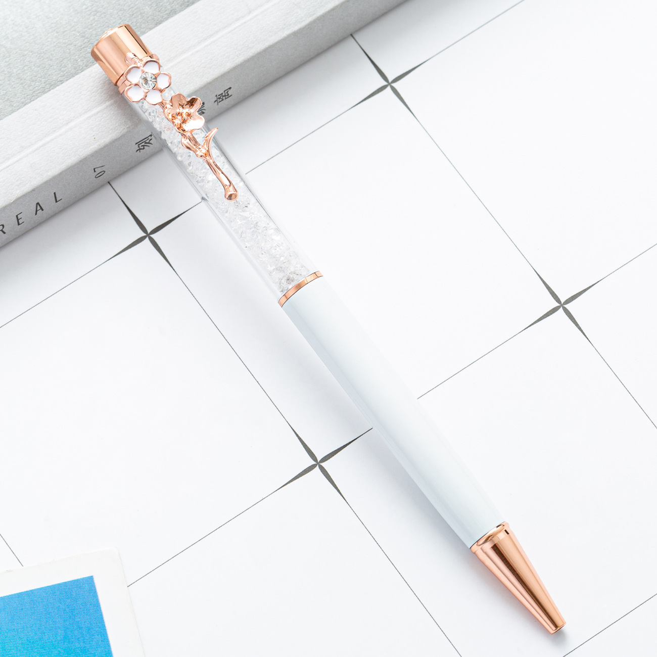 Pluma de cristal de metal en stock al por mayor color flor pluma diamante bolígrafo publicidad boda pluma regalo rhinestone pluma