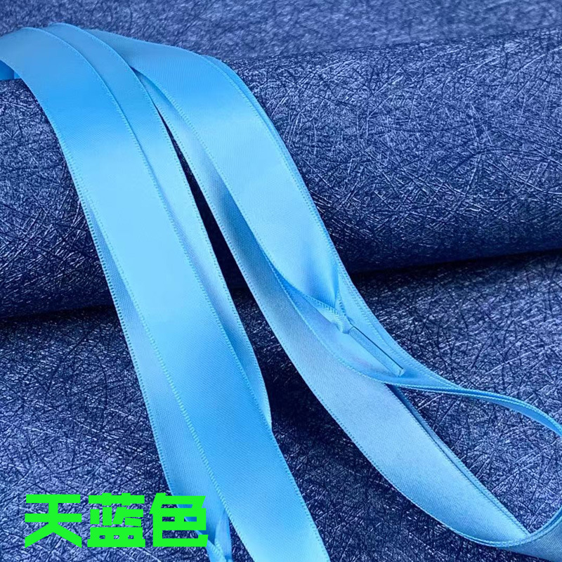 Cinta de encaje satinado color caramelo Satén de poliéster de doble cara Satén de encaje brillante encaje ancho cinta plana encaje