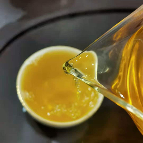 Wholesale Yunnan 2024 Large Leaf Dian Hong Black Tea Single Bud Artisanal Red Tea Honey Aroma Golden Silk Dian Hong Black Tea from a 70-year-old factory