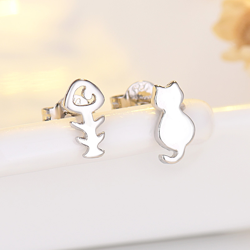 巧兰轩 银针清新不对称小猫鱼骨耳钉可爱日系学生少小耳饰防过敏