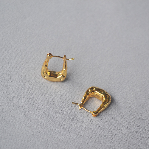 Elegant Vintage Copper-Gold Plated Hammered Texture U-Shaped Earrings for Women