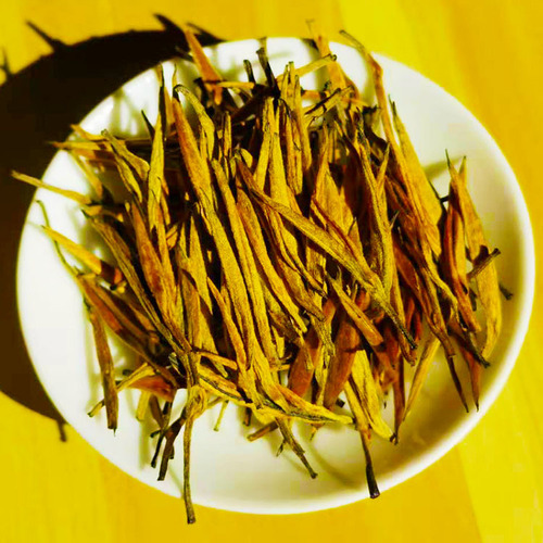 Yunnan Dian Black Tea 2024 Year Tied-leaf Big Tree Golden Needle Fengqing Dian Black Tea Golden Tip All Single Tip Straight Strips