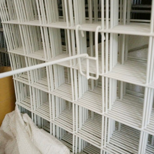 Plastic-impregnated welded wire mesh white mesh shelf grid exhibition hanging net jewelry hanging net ceiling welded wire mesh touch net