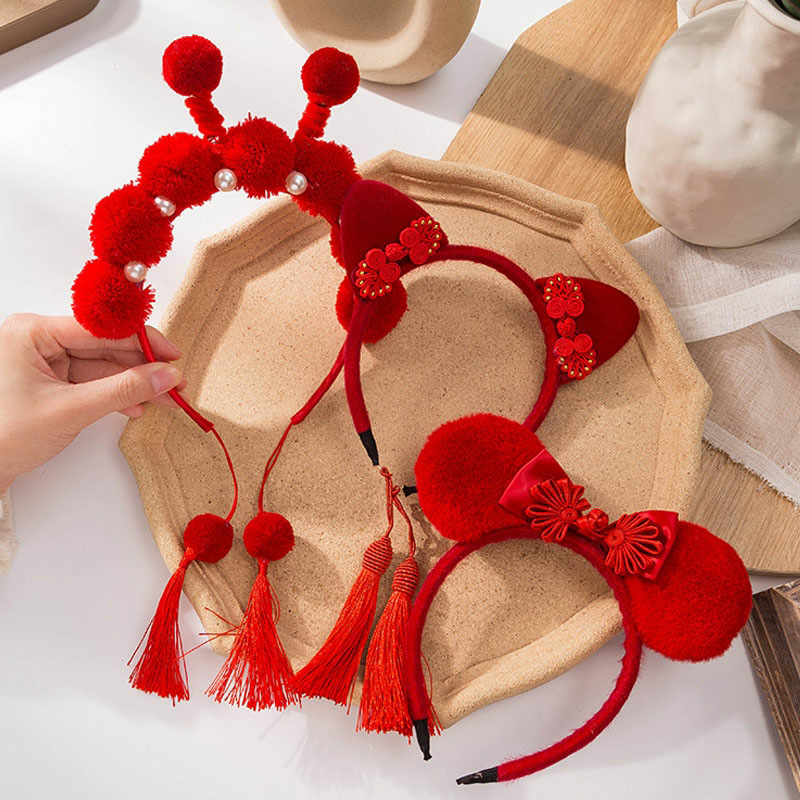 Festive hairgrip with bow