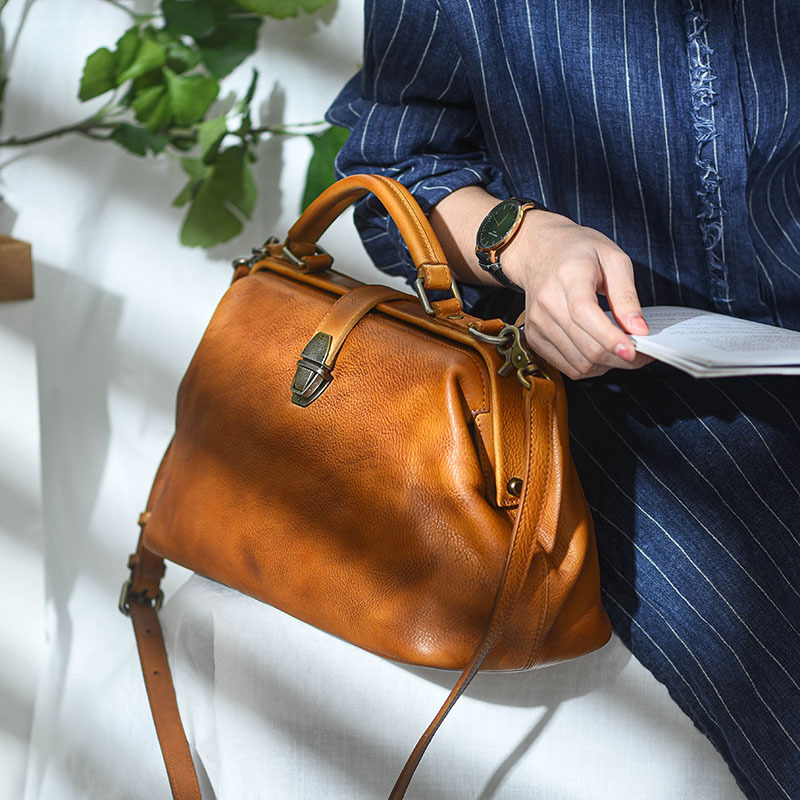 Luxury Handmade Genuine Leather Handbag Vintage Gold-Frame Doctor Bag Casual Large Capacity Shoulder Bag For Women - Thumbnail 7