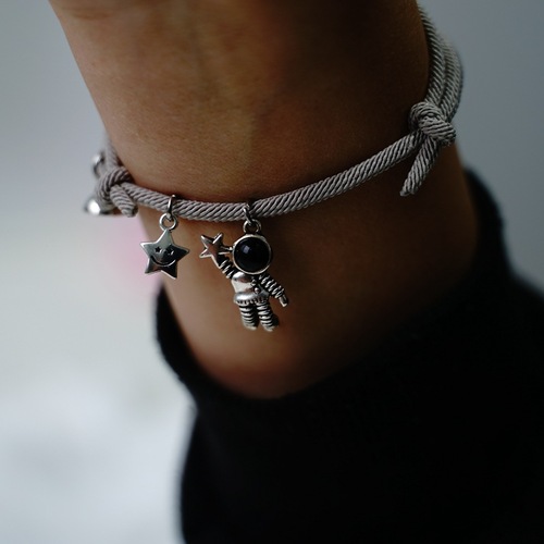 Japanese and Korean fashion simple star-gazing astronaut moon and sun attraction couple bracelet men and women a pair of ins niche design 