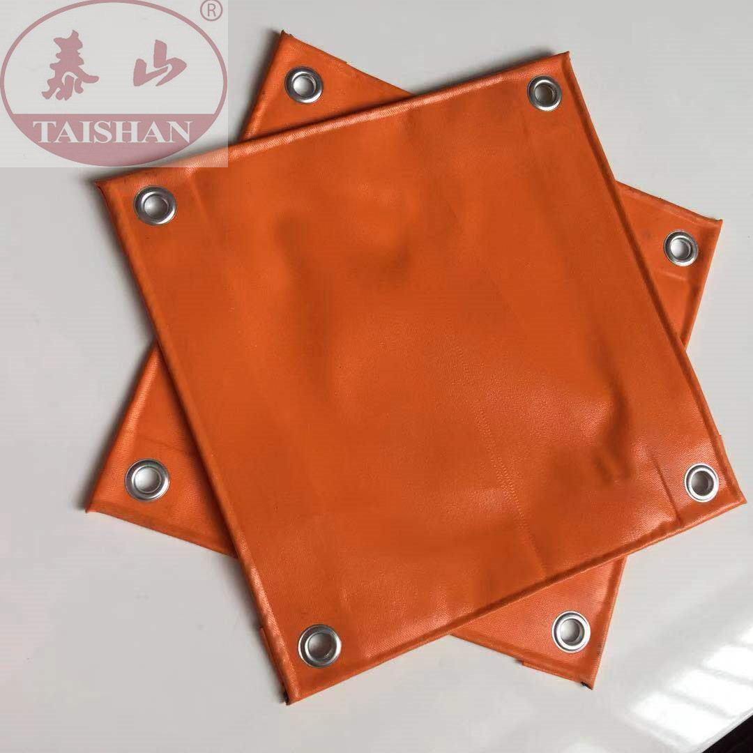 泰安生产厂家PVC刀刮布养殖输送带清粪传送带养殖设备传送带输送