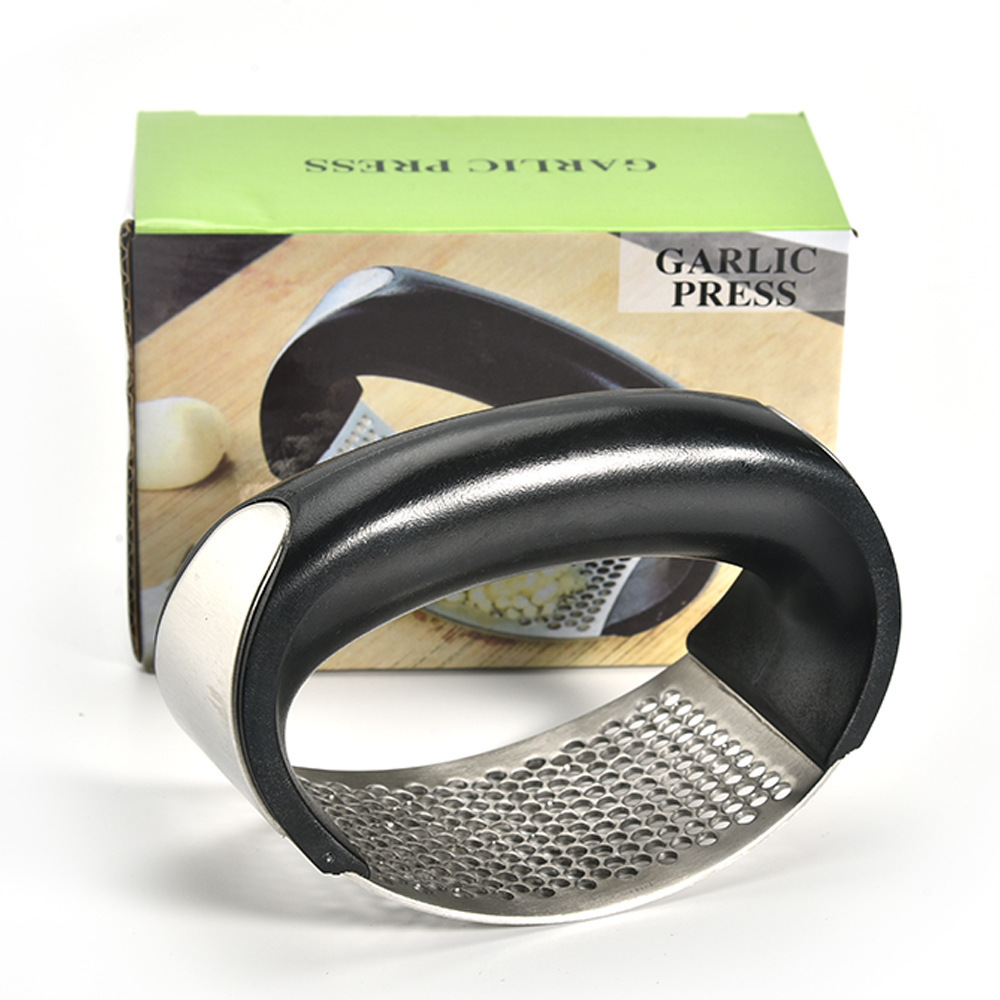 Multifuncional de tres piezas de cuatro piezas de silicona peeling removedor de ajo cepillo de limpieza anillo manual prensa de ajo gadget