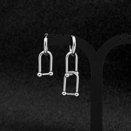 跨境厂家货源 2021新款U珠耳环 个性独特男孩女孩不对称耳环耳夹