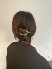 Korean-style geometric metal hairpin with a minimalist modern, cool and indifferent vibe, for updo hairpins, Japanese temperament, daily use, curved hairpins for women and children.