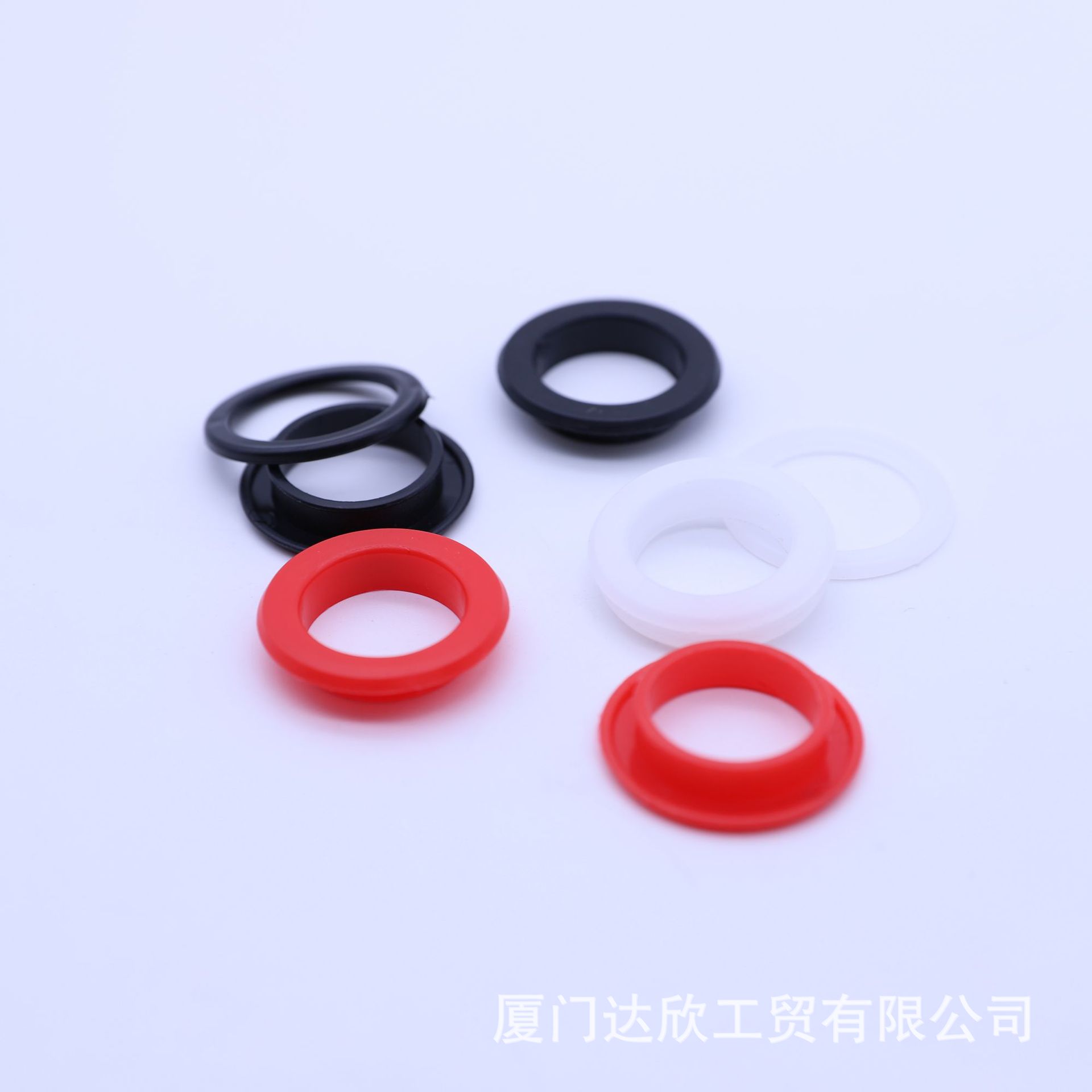 供应28X18塑胶PE手扣鸡眼PC塑料自扣圆形鞋盒透气扣