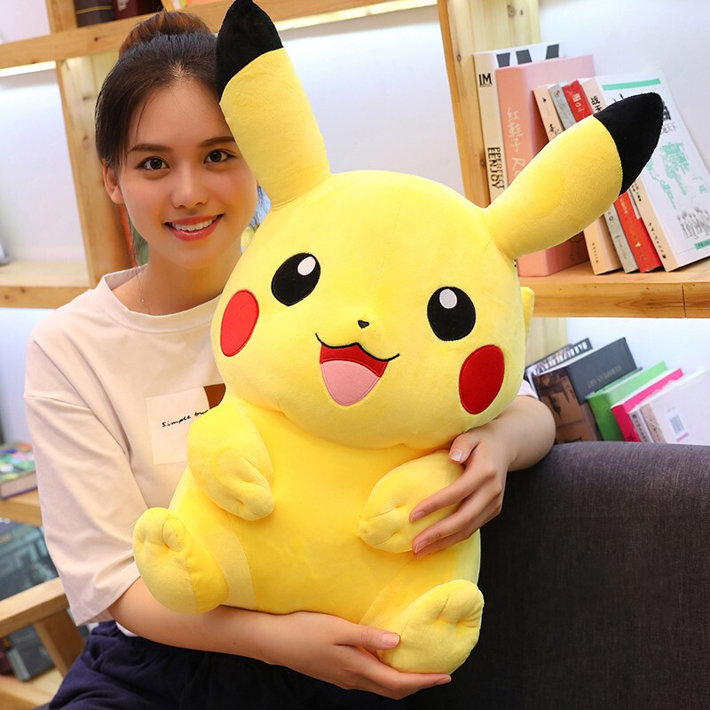 Genuine Pokémon Pikachu Doll Muñeca de trapo Juguete de felpa Red Muñeca caliente Regalo de cumpleaños