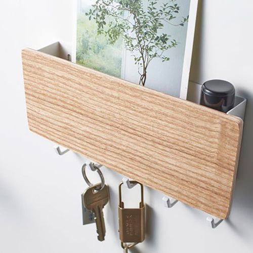Japanese-style wall-mounted key rack, entryway multi-functional miscellaneous storage rack, drill-free hook key holder