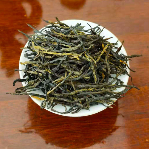 Wholesale Fengqing Yunnan Black Tea 2024 58 Black Tea Raw Material Needled Tip One Bud Two Leaves Straight Tied Black Tea