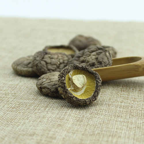 Fujian dried mushroom wholesale, cut root, thick meat, Gutian mushroom wholesale, thick dried mushrooms, winter mushrooms, 500g