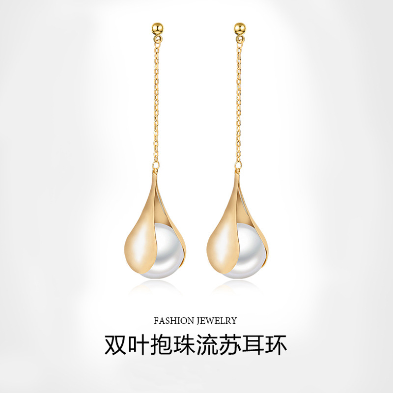Earrings from pearl