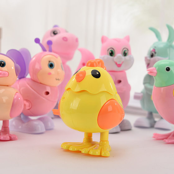 Wind-up toys for children on the chain pig puzzle kindergarten gift night market stall supply on the strength of small animals wholesale
