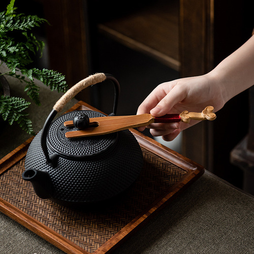 High-quality hand-carved bamboo cups and forks, anti-scalding pots and forks, bamboo cup holders, tea cup holders, Kung Fu tea sets, tea ceremony accessories, factory direct sales