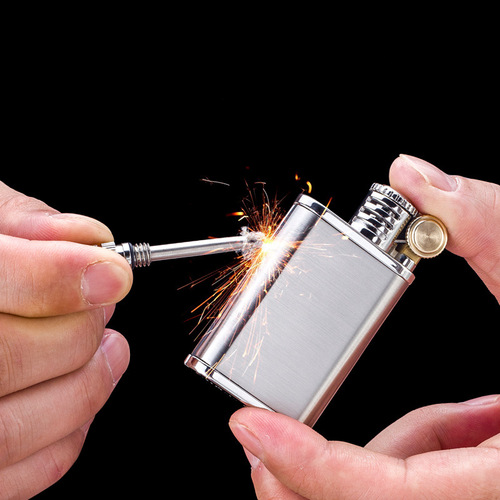 Leader outdoor waterproof lighter dual-use igniter personalized gift match Wenzhou kerosene lighter