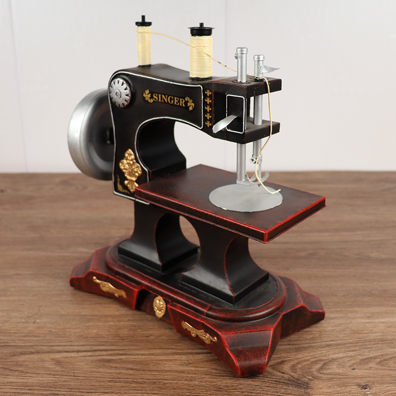 7080年代老式缝纫机模型怀旧铁艺橱窗柜服装店装饰品摆件拍摄道具